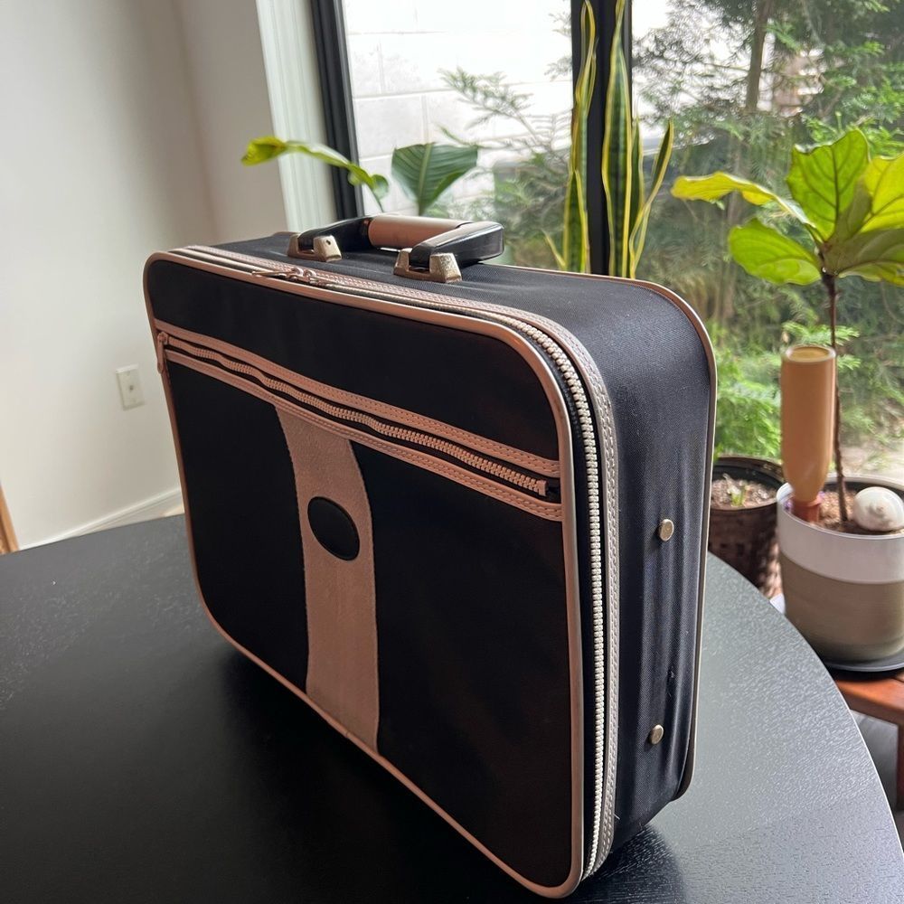 80s/90s Vintage Suitcase / Hand Luggage in Black Nylon with Gray Accents